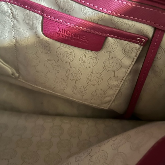 Micheal Kors tote bag - Picture 6 of 10